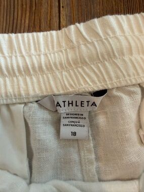 Athleta White Linen Lightweight Casual Shorts